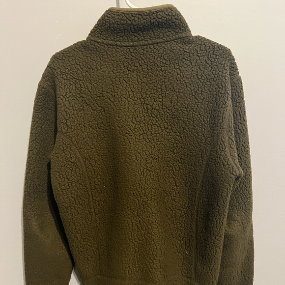 Patagonia Quarter Zip - Picture 2 of 4